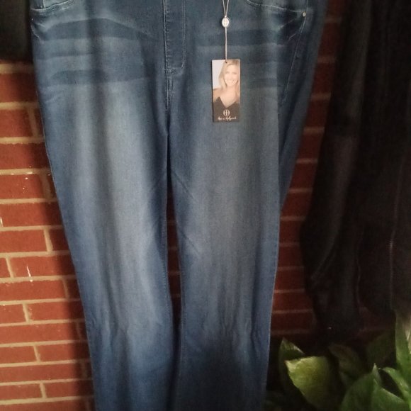 Hollywood Silky Denim Flare Pull 